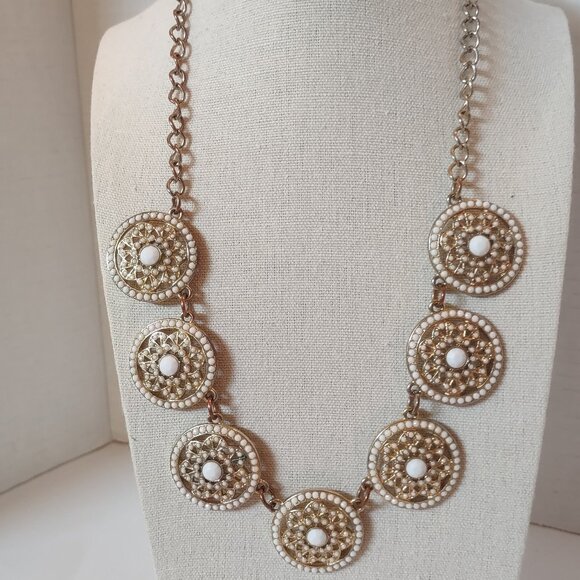 Vtg Gold Tone Bib Necklace White Lucite Medallions J. Crew Style - Picture 2 of 8